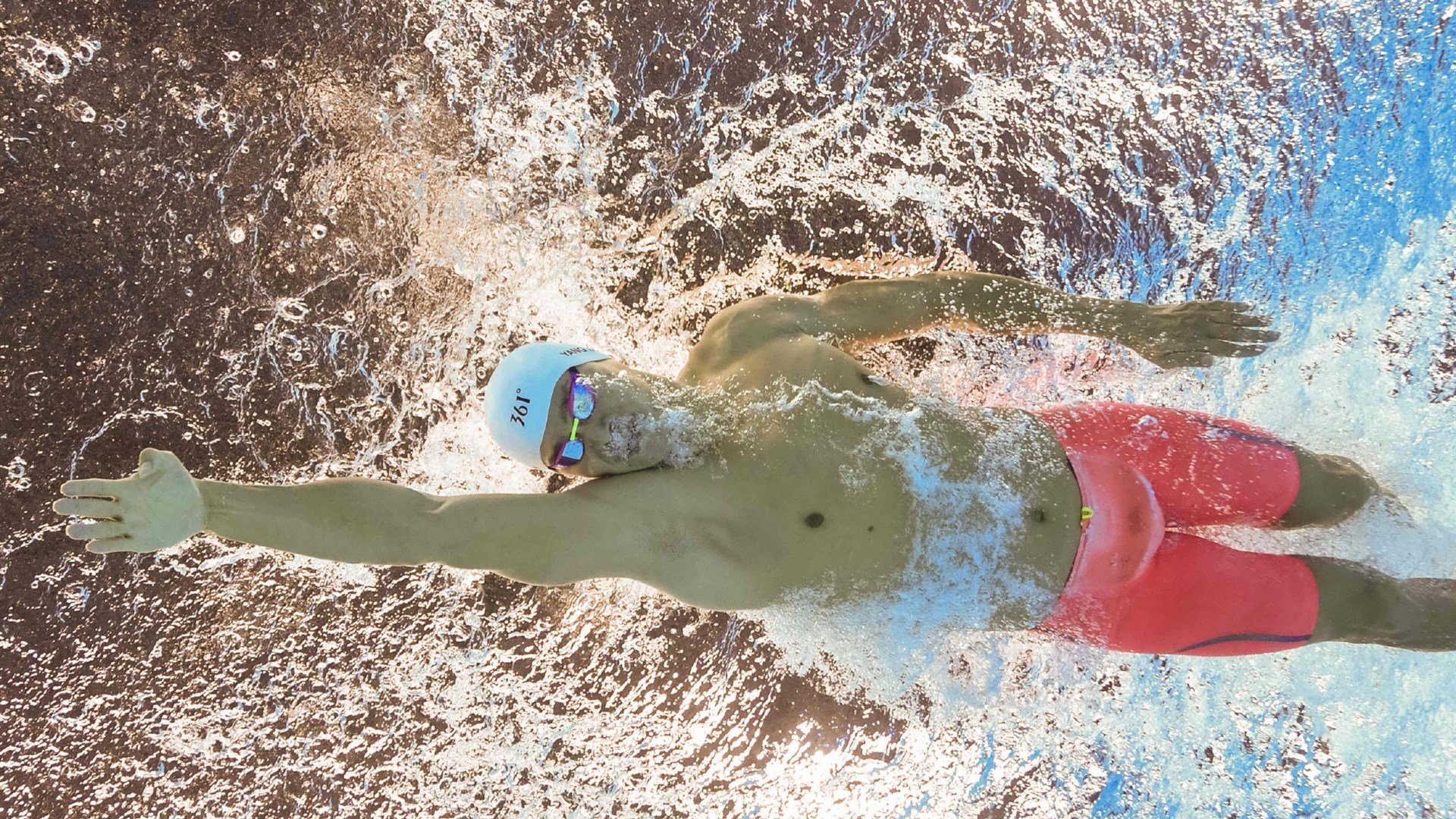 中国男子接力决赛发挥稳健赢得喝彩，中国男子接力比赛4×100决赛时间