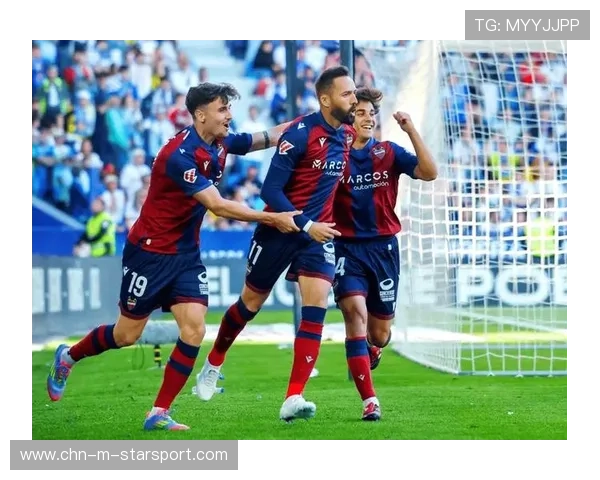 西甲旧将重返赛场引爆球迷热情，西甲最新转会